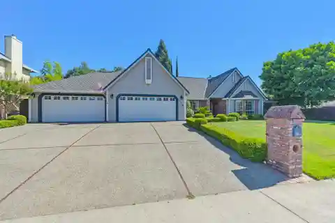 Beautifully Crafted Classic Traditional