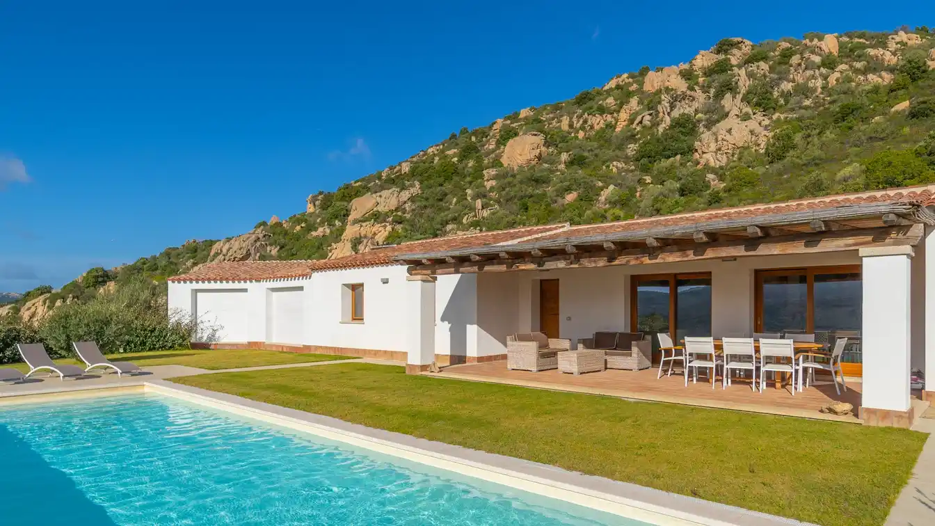 Amazing Villa with Pool in the Hills of Cugnana