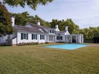 ELEGANT BEAUTIFULLY APPOINTED SOUTHHAMPTON VILLAGE TRADITIONAL