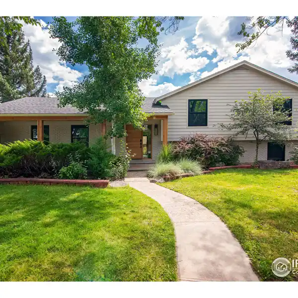 BEAUTIFULLY UPDATED FRASIER MEADOWS HOME