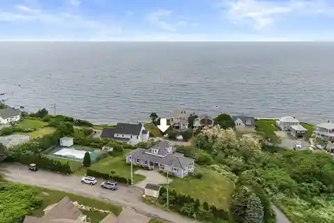 Spectacular Manomet Point Retreat
