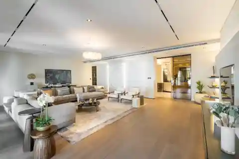 Bespoke Exclusive Six Bedroom Penthouse in Palm Jumeirah