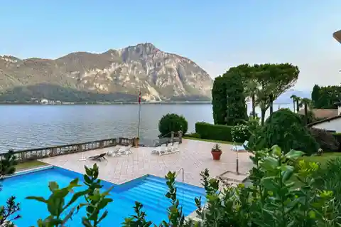 Waterfront Apartment with Stunning Lake Views