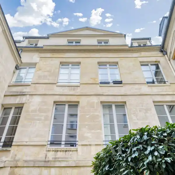 PEACEFUL APARTMENT IN A PRIVATE MANSION