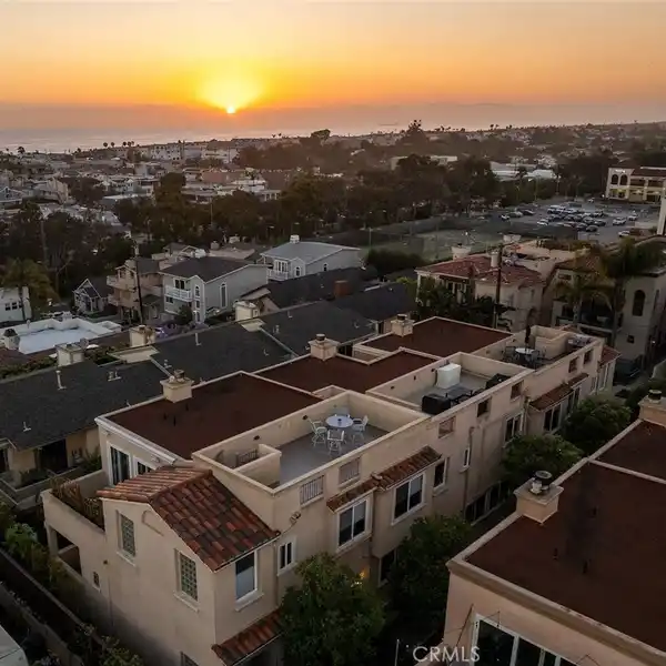 GORGEOUS OCEAN VIEW TOWNHOME