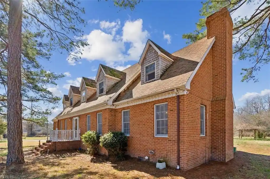 Expansive 21-acre Property
