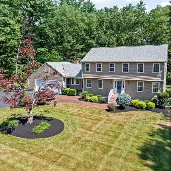 TIMELESS COMFORT NEAR SCITUATE BEACHES