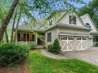 Dramatic and Highly Desirable End Unit