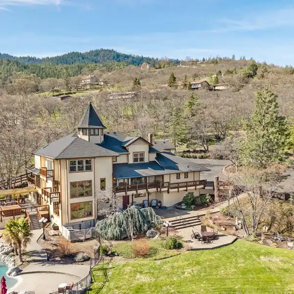 RARE BLEND OF SERENITY AND LUXURY