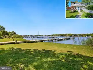 Modern Waterfront Living in Arundel-on-the-bay