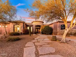 Gorgeous Home in Dos Lagos at Dove Mountain