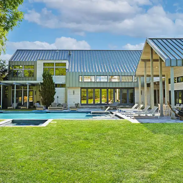 EXQUISITE CONTEMPORARY BARN