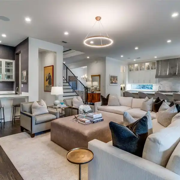 SLEEK CUSTOM RESIDENCE IN DESIRABLE BRIARWOOD