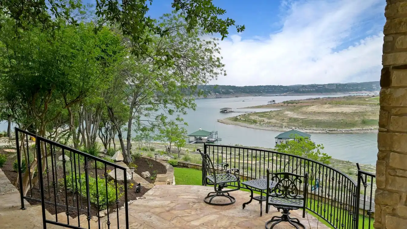 Lakeside Estate in Lago Vista