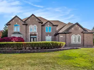 Luxury Colonial in Regency Hills – Ideal for Entertaining & Family Living