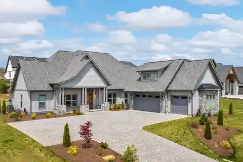 High-end One-level Home That Has It All