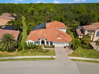 Grand Estate Where Luxury Meets Livability