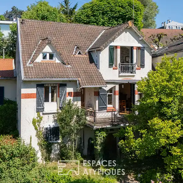 CIRCA 1927 HOME WITH GREAT POTENTIAL