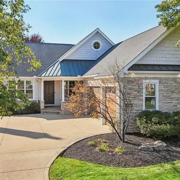 STRIKING MODERN COLONIAL HOME IN STERLING LAKES OF PEPPER PIKE