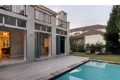 Exquisite Residence in the Val De Vie Estate