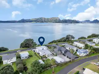 Spacious Retreat with Unbeatable Water Views