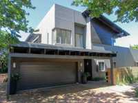LUXURY LIVING IN THE HEART OF HAWAAN FOREST ESTATE