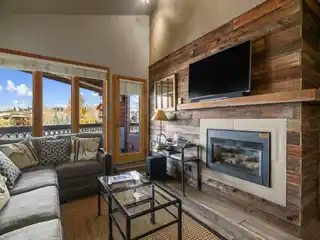 Stylish Mountain Retreat