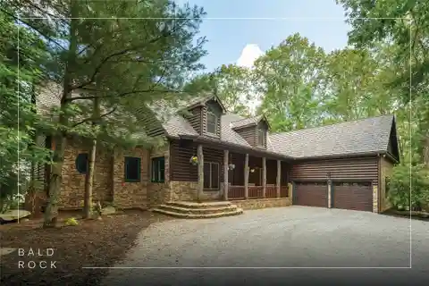Authentic Log Home - a True Mountain Sanctuary