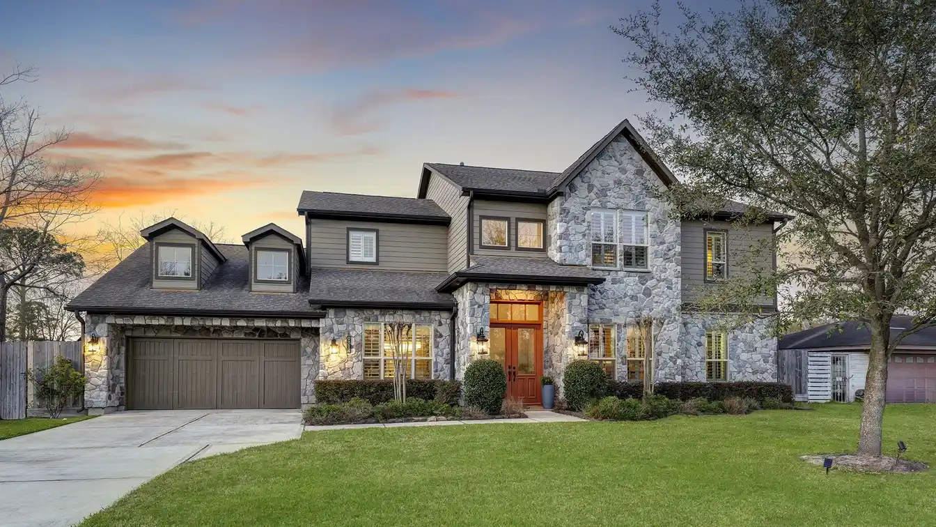 Exquisite Home in Sought-after Spring Branch Oaks