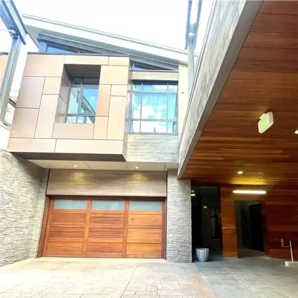 METICULOUSLY APPOINTED TOWNHOME