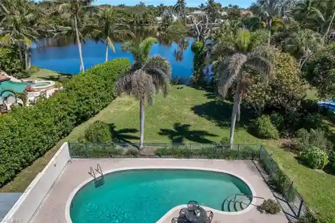 Lovely Lakefront Property