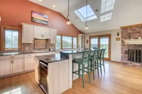 The Perfect Balance of Luxury and Comfortable Living