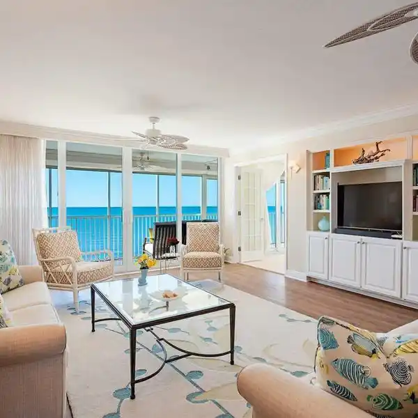 GULF-FRONT LUXURY CONDO WITH BREATHTAKING VIEWS