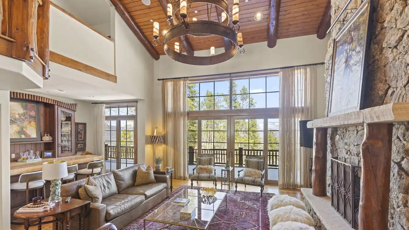 Remarkable Mountain Estate