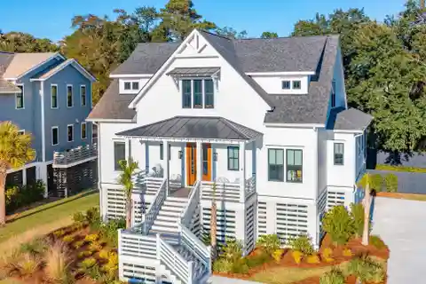 Exquisite Custom-built Elevated Home