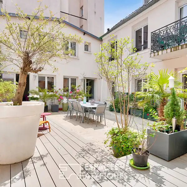 UNIQUE HOME IN THE HEART OF CLICHY