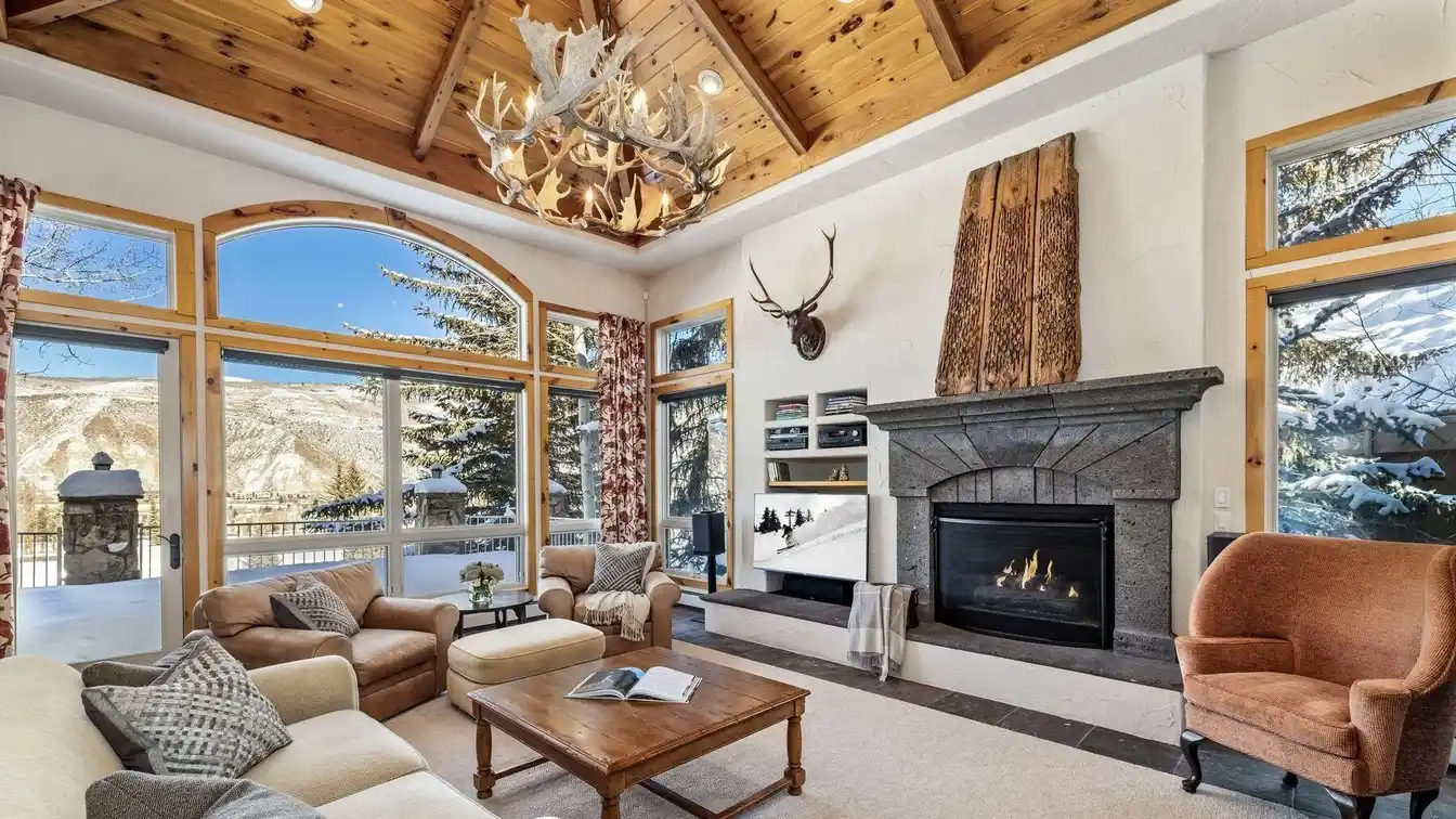 Delightful Mountain Residence
