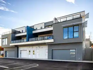 Experience Coastal Elegance at the Sea Dweller