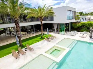 Ultra-Exclusive Luxury Mansion