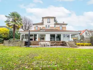 Prestigious Millstone Villa in the Plateau District