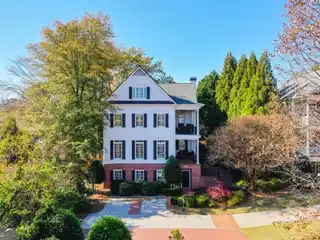 Beautiful Example of Charleston Single-house Architecture