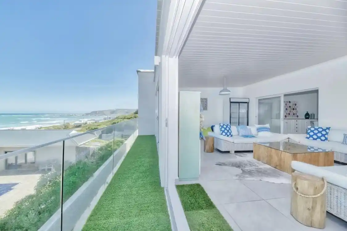 Exceptional Modern Residence