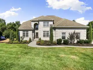 Newly Renovated Beauty