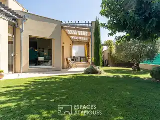 Superb Luxury Villa a Walk Away from Amenities