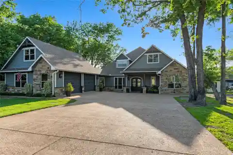 Stunning Lakefront Home