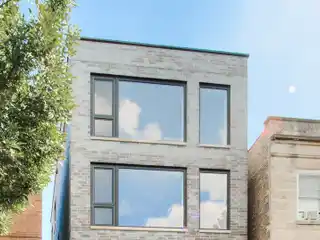 West Town Penthouse with Private Roof Deck