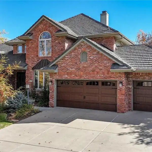 EXCEPTIONAL OFFERING IN THE HILLS WEST