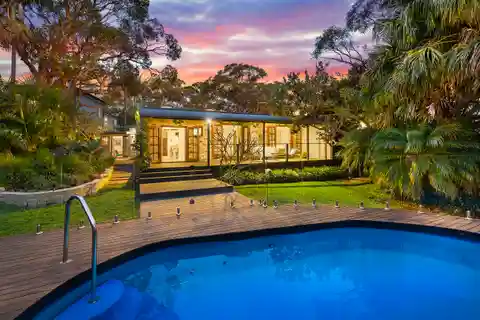 Peaceful Elanora Heights Home Steps from Nature