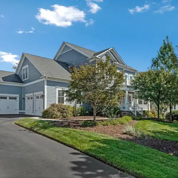 BEAUTIFULLY APPOINTED WILLOWSFORD HOME