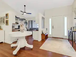 Gourmet Kitchen, Soaring Ceilings, Prime Naples Location